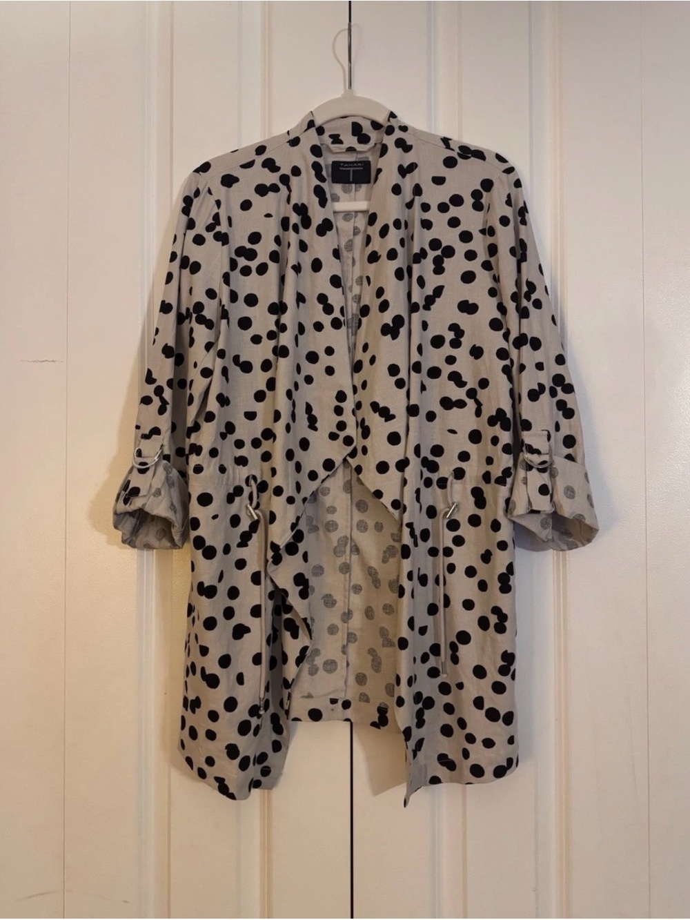 T Tahari beige Linen polka dot 3/4. sleeve jacket with Pockets Size M